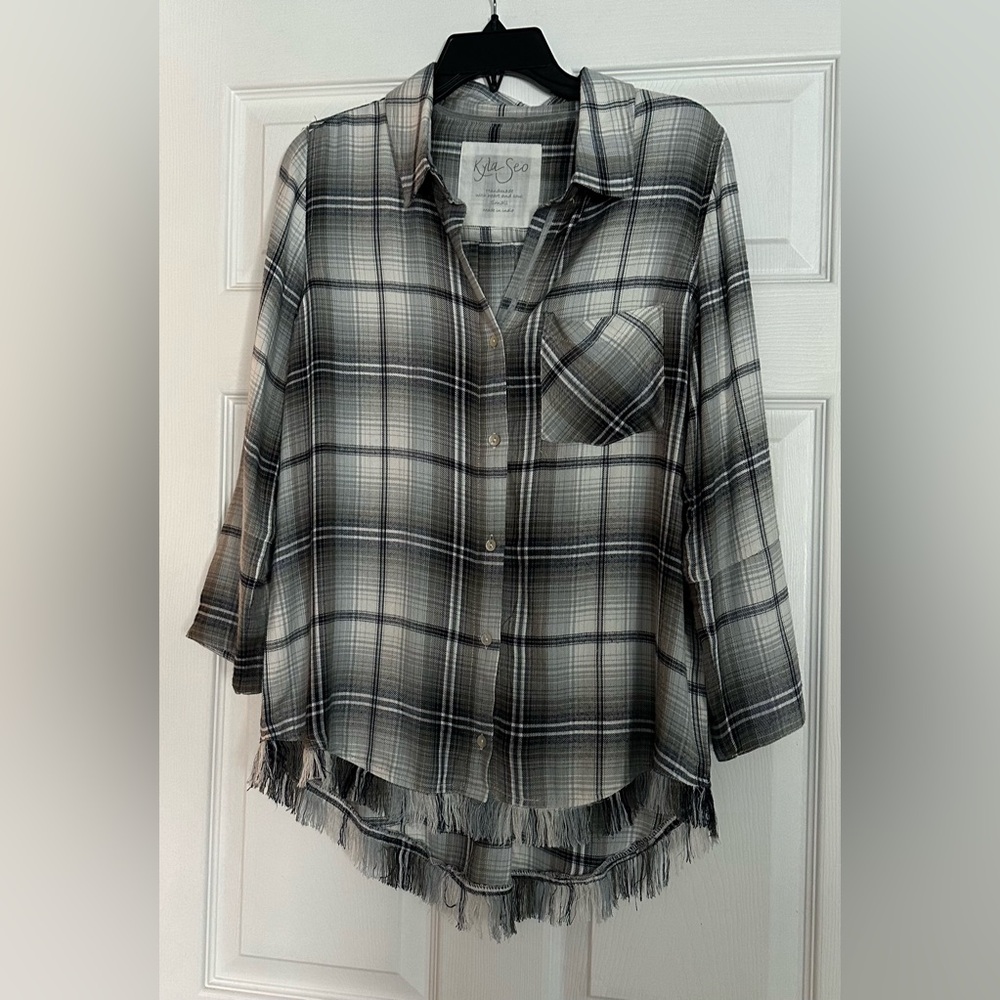 Kyla Seo Women’s button up plaid shirt - Size Small
